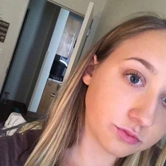 Meet your Posher, Emma - Picture 1 of 1
